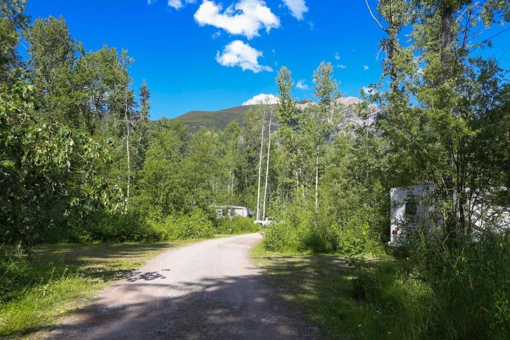 Golden Riverfront Campground Hotel Exterior photo